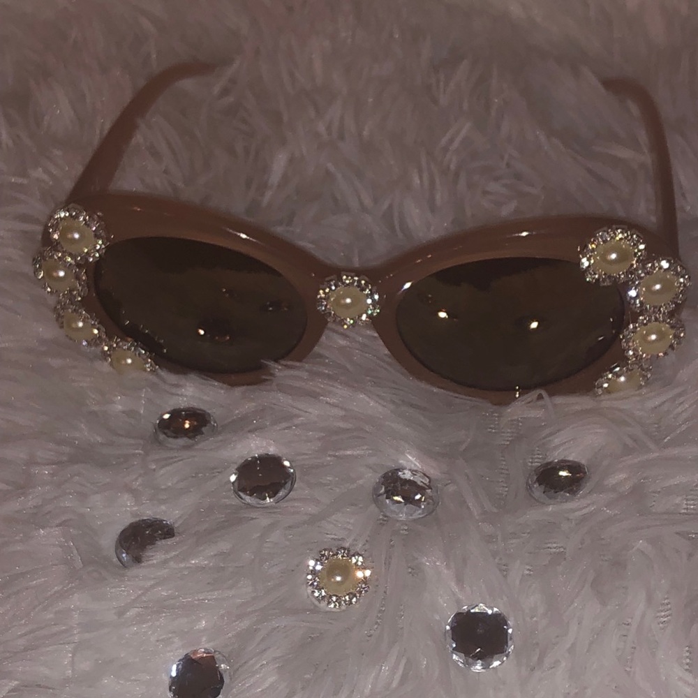 Sunglasses 👓 - Picture 2 of 3